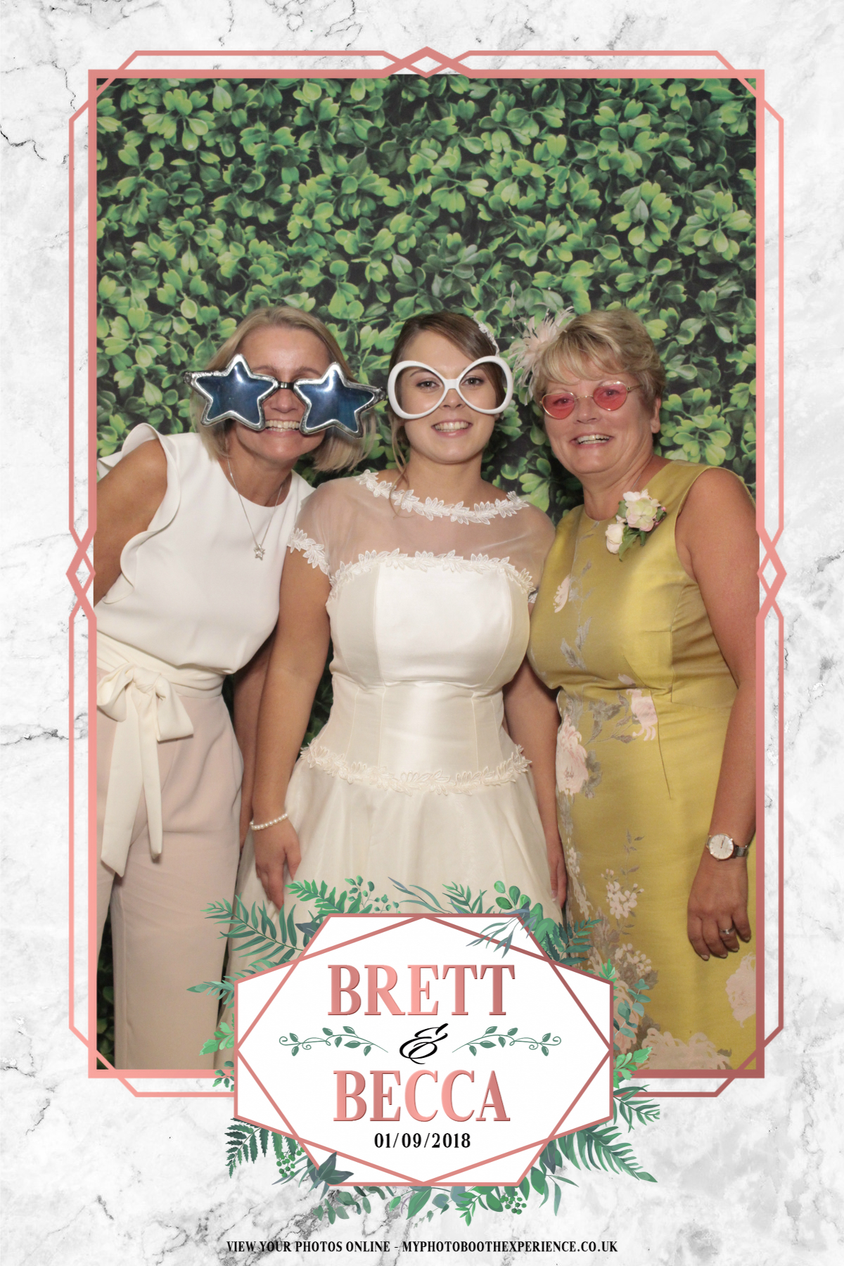 Brett & Becca's Wedding | View more photos from the event at gallery.myphotoboothexperience.co.uk/u/MyPhotoBoothExperienceLtd/Brett-Beccas-Wedding